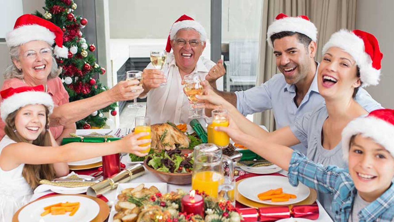 7 Expert Home-Cooling Tips to Help You Host Christmas Like a Pro